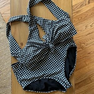 Albion Fit Check Black & White Bikini set (Medium bottoms & Small top)